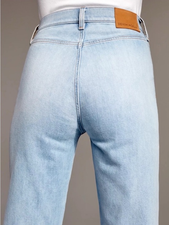 Aritzia Denim Forum 70s Retro Cheeky High Straight Size 29 Light Wash - Picture 5 of 14